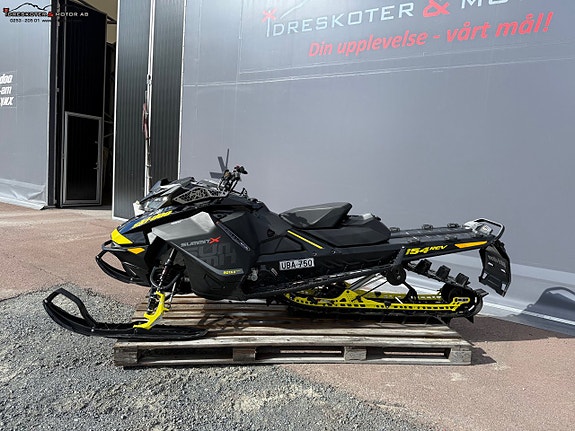 Ski-Doo Summit X 154 850 E-TEC 2 of 5
