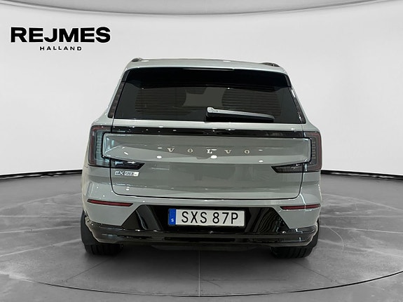Volvo EX90 8 of 15