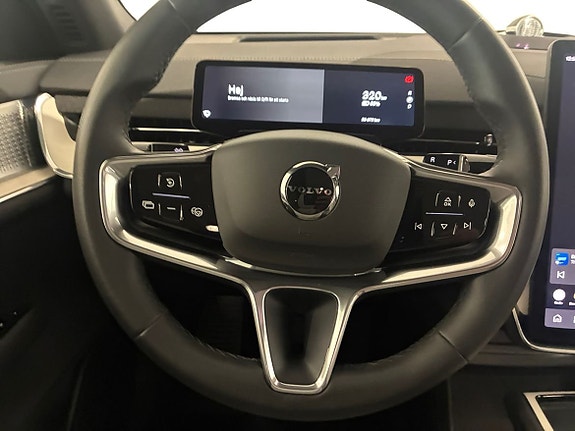 Volvo EX90 11 of 15