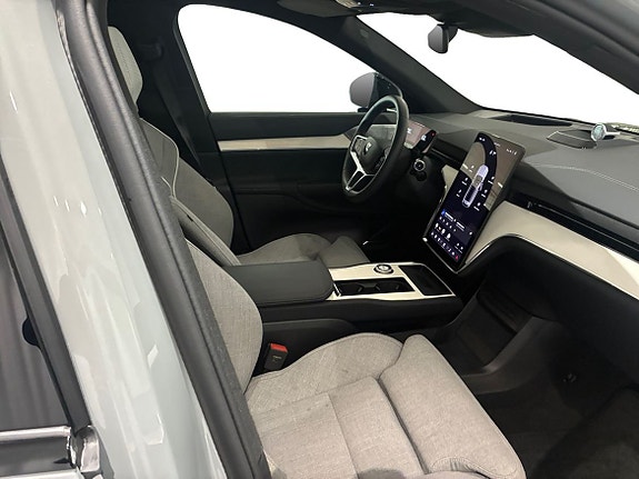 Volvo EX90 4 of 15