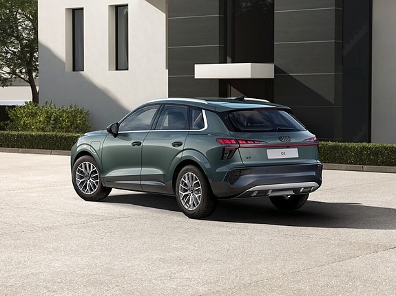 Audi Q3 3 of 8