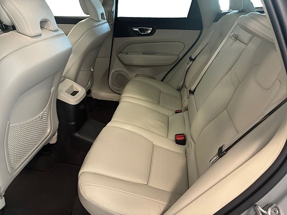 Volvo XC60 6 of 16