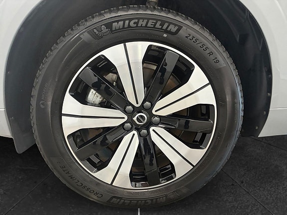 Volvo XC60 9 of 16