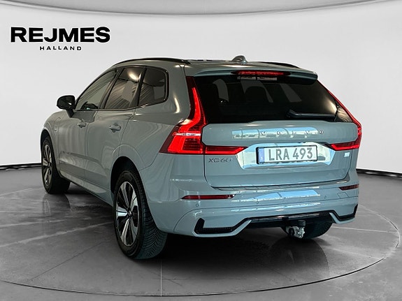 Volvo XC60 2 of 16