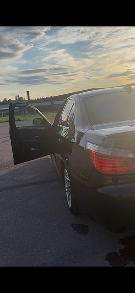 BMW 530d 5 of 7