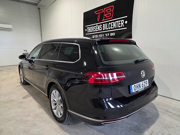 Volkswagen Passat 7 of 24