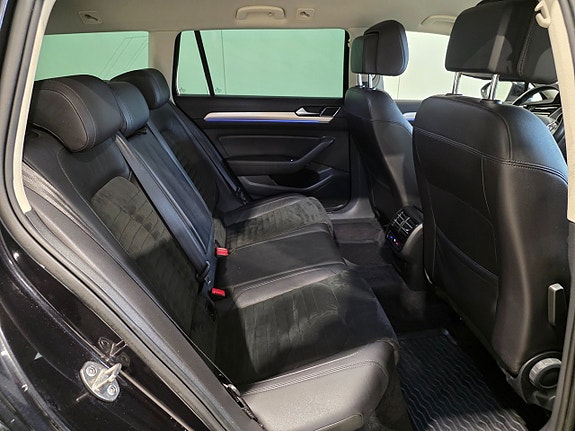 Volkswagen Passat 17 of 24