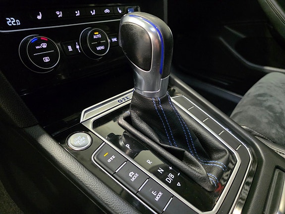 Volkswagen Passat 6 of 24