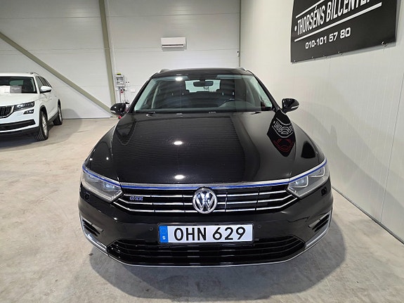 Volkswagen Passat 14 of 24