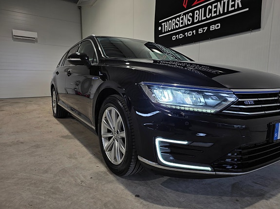 Volkswagen Passat 13 of 24