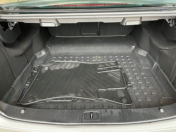 Mercedes-Benz E220 6 of 11
