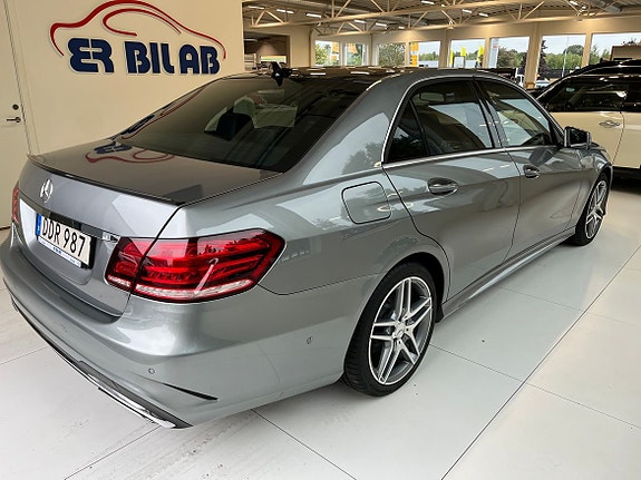Mercedes-Benz E220 5 of 11