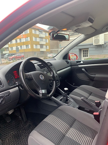 Volkswagen Golf V 5 of 6