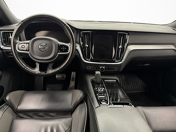 Volvo V60 11 of 30