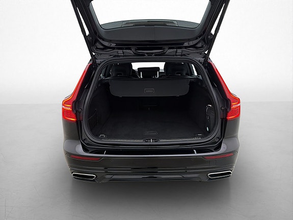 Volvo V60 9 of 30