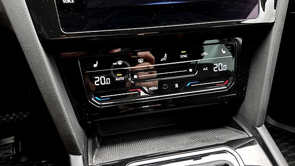 Volkswagen Passat 16 of 18