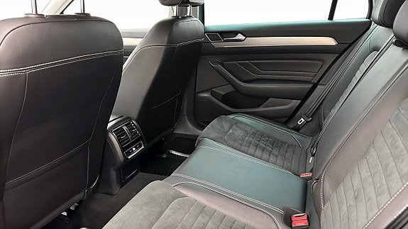 Volkswagen Passat 11 of 18