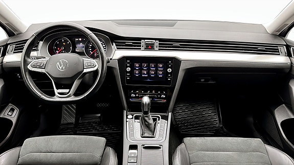 Volkswagen Passat 10 of 18