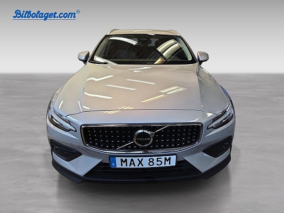 Volvo V60 Cross Country 3 of 13
