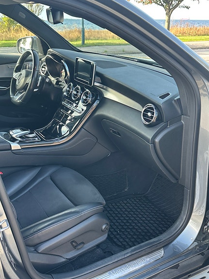 Mercedes-Benz GLC350 e 8 of 10