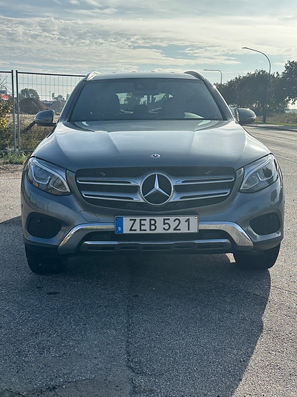 Mercedes-Benz GLC350 e 2 of 10