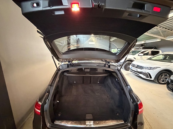 Mercedes-Benz E220 16 of 16