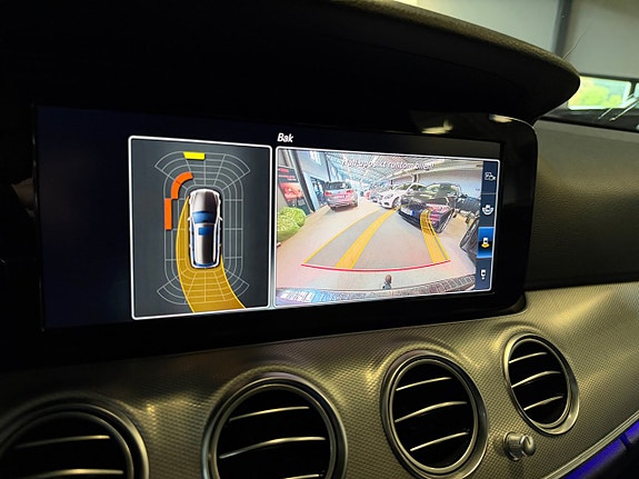 Mercedes-Benz E220 14 of 16