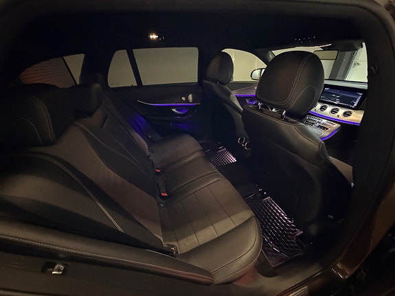 Mercedes-Benz E220 8 of 16