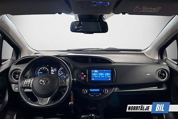 Toyota Yaris 3 of 20