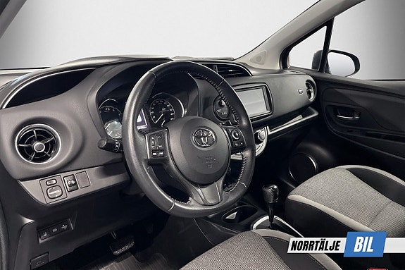 Toyota Yaris 9 of 20