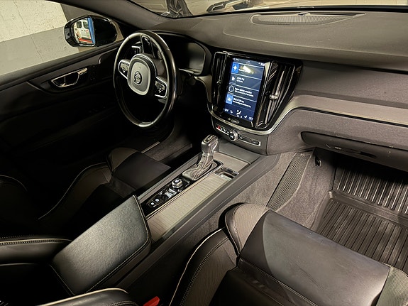 Volvo S60 15 of 30