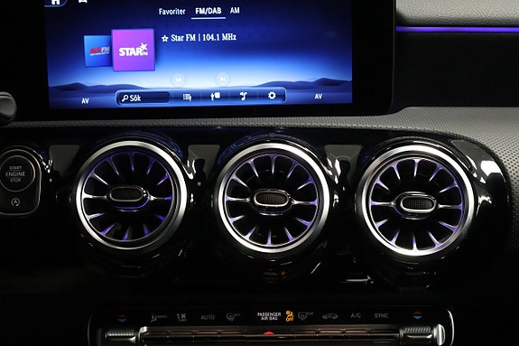 Mercedes-Benz CLA200 22 of 26