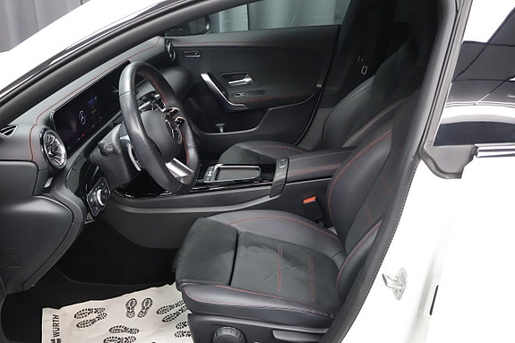 Mercedes-Benz CLA200 11 of 26