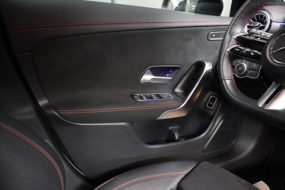 Mercedes-Benz CLA200 16 of 26