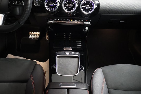 Mercedes-Benz CLA200 24 of 26
