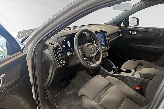 Volvo EX40 7 of 24