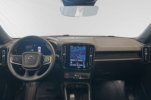 Volvo EX40 9 of 24