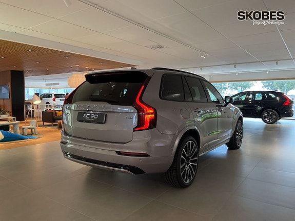 Volvo XC90 6 of 15