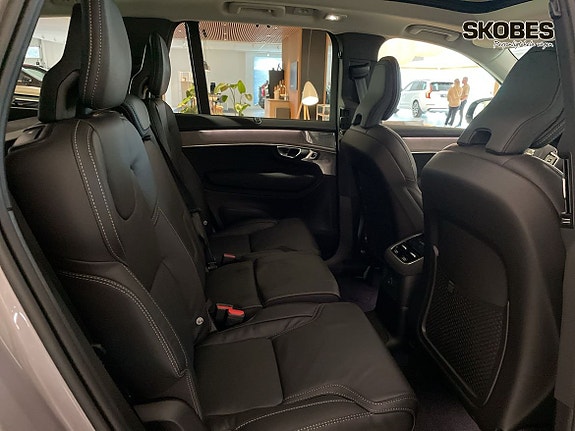Volvo XC90 9 of 15