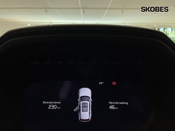 Volvo XC90 12 of 15