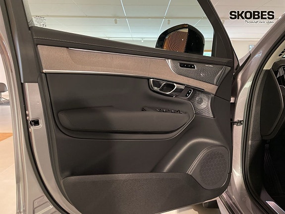 Volvo XC90 14 of 15