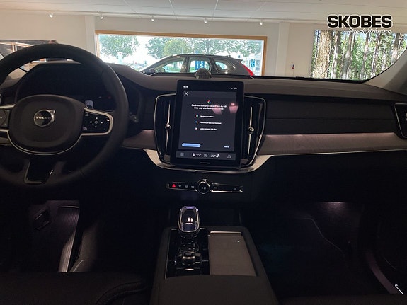 Volvo XC90 11 of 15