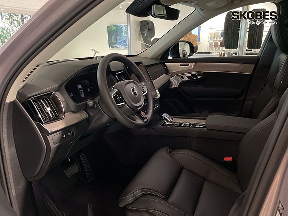 Volvo XC90 7 of 15