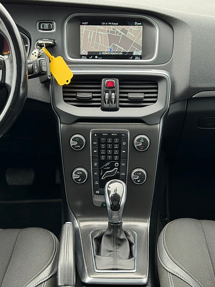 Volvo V40 23 of 24
