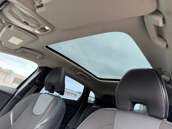 Volvo V40 17 of 24