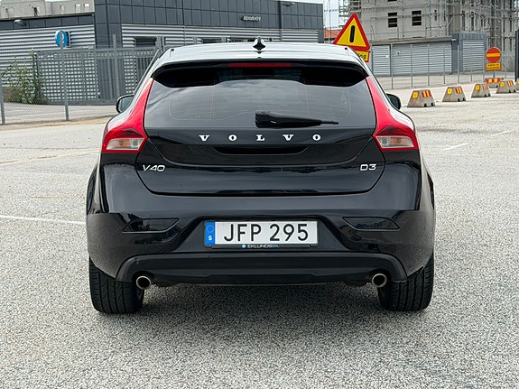 Volvo V40 7 of 24