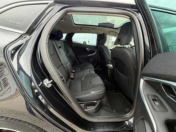 Volvo V40 20 of 24