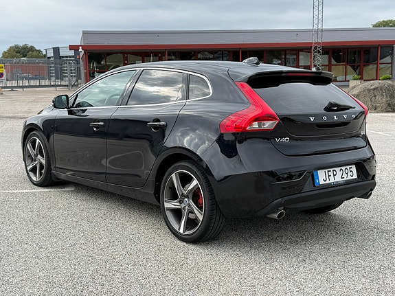 Volvo V40 4 of 24