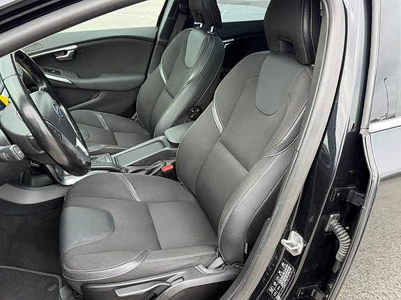 Volvo V40 9 of 24