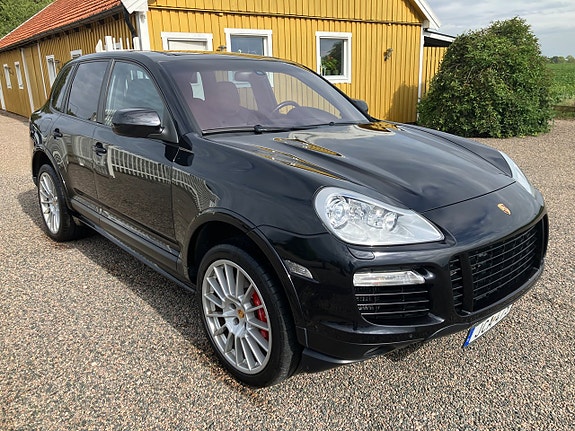 Porsche Cayenne Turbo S 2 of 12